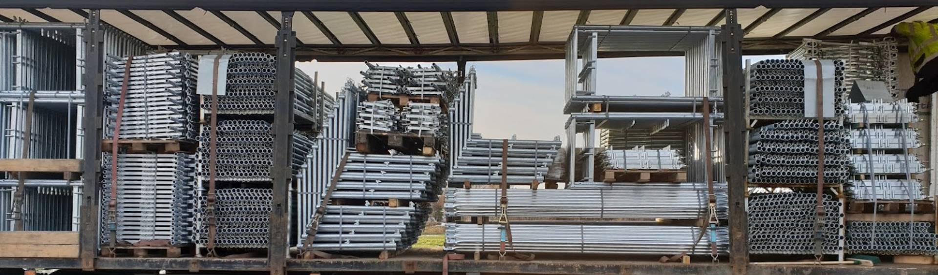 POL-MET échafaudage de façade, chantier, tubulaire, modulaire, plettac